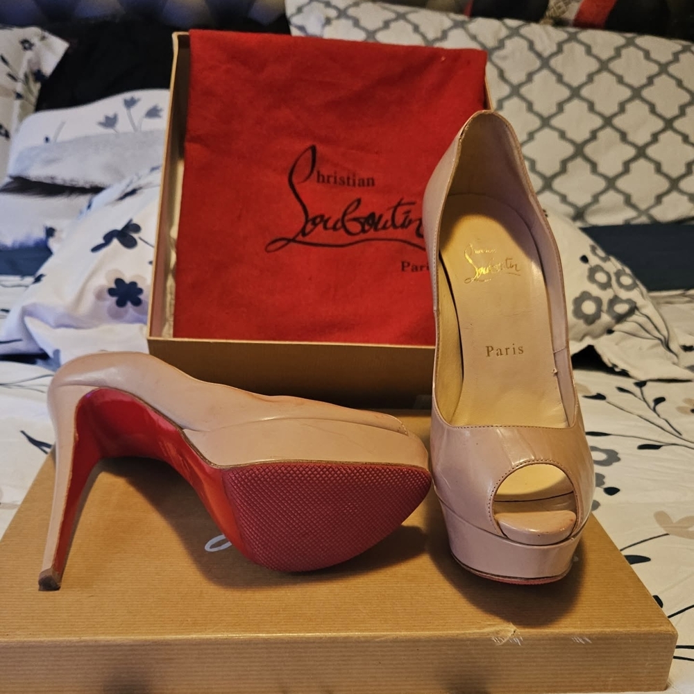 Christian Louboutin Blush Peep Toe Heels - Picture 2 of 11